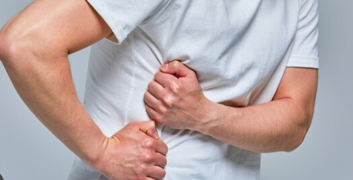 오른쪽 옆구리 통증 원인